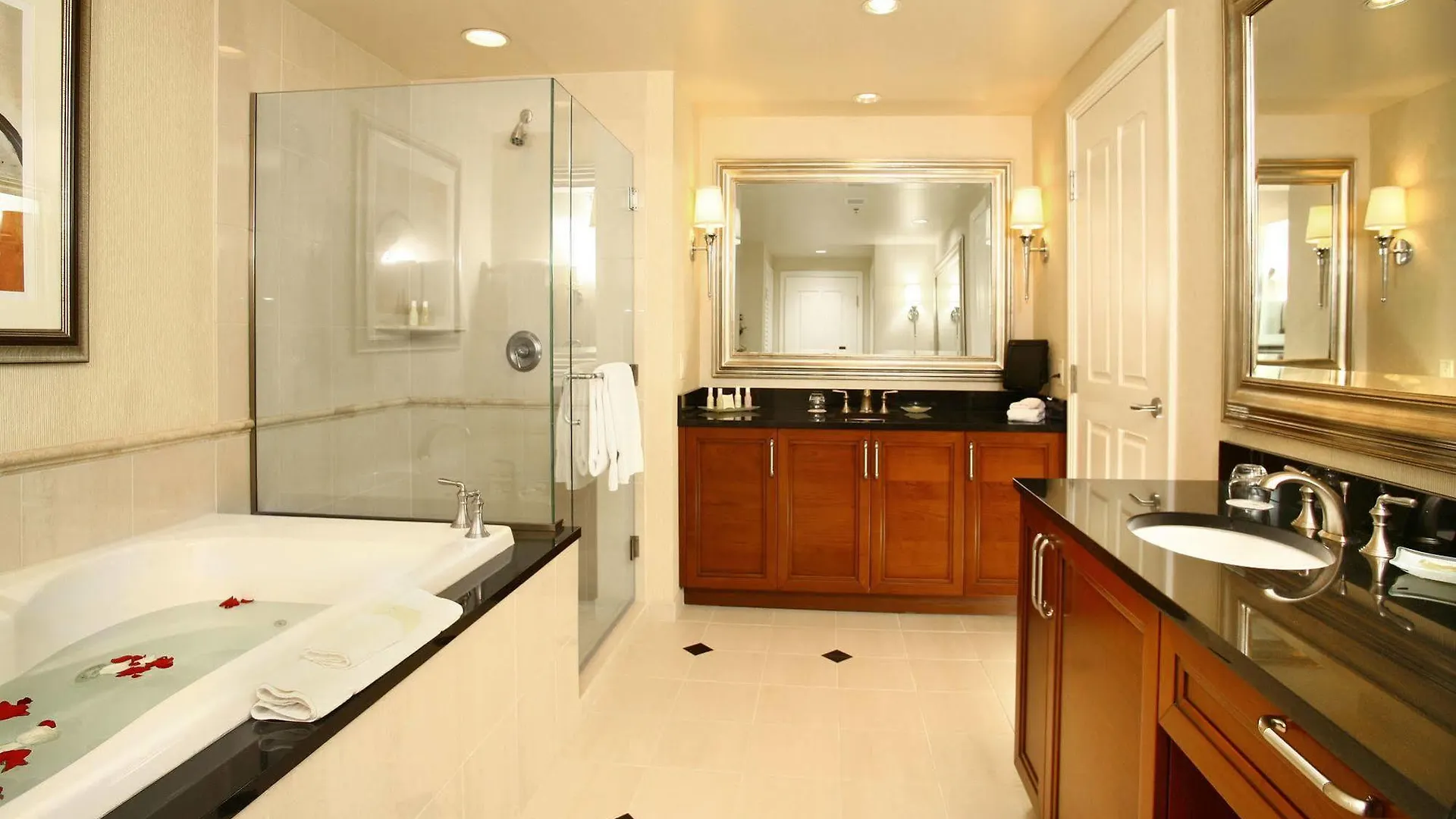 Luxury Suites International At The Signature Las Vegas Aparthotel