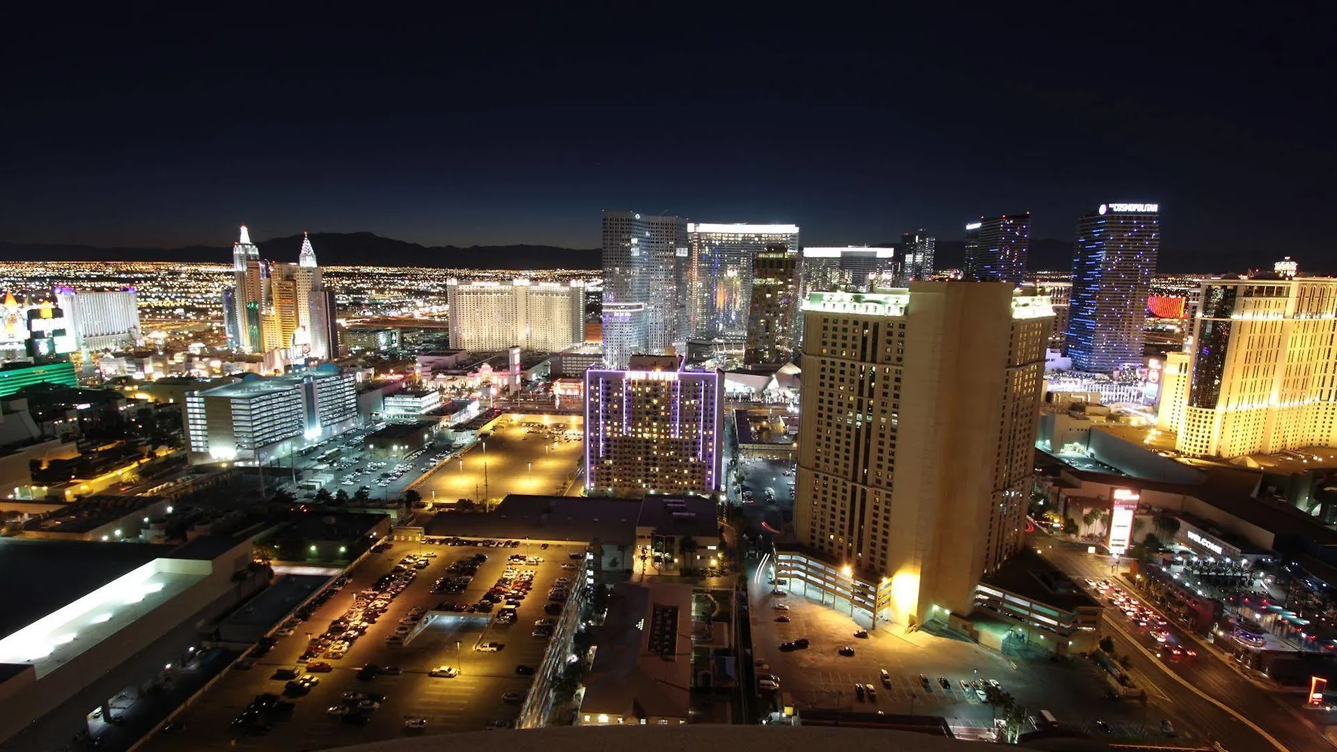 Luxury Suites International At The Signature Las Vegas