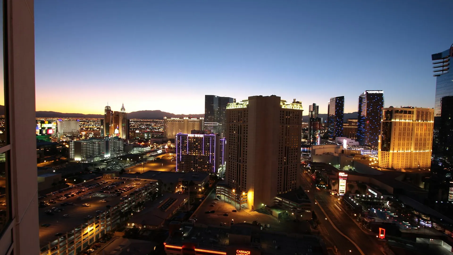 Luxury Suites International At The Signature Las Vegas